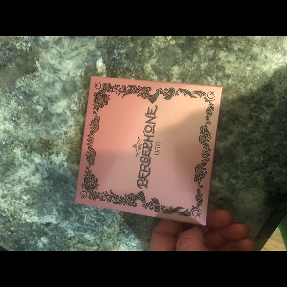 DITO eye makeup palette. - Picture 2 of 5